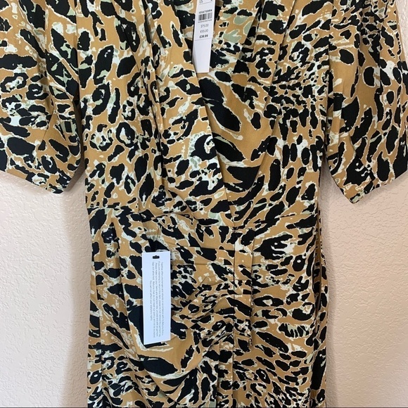 Topshop Leopard Print Dress With Slit, Pleats and Short Sleeves US Size 2 - Picture 8 of 14